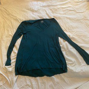Hollister V-Neck Green Long-Sleeve